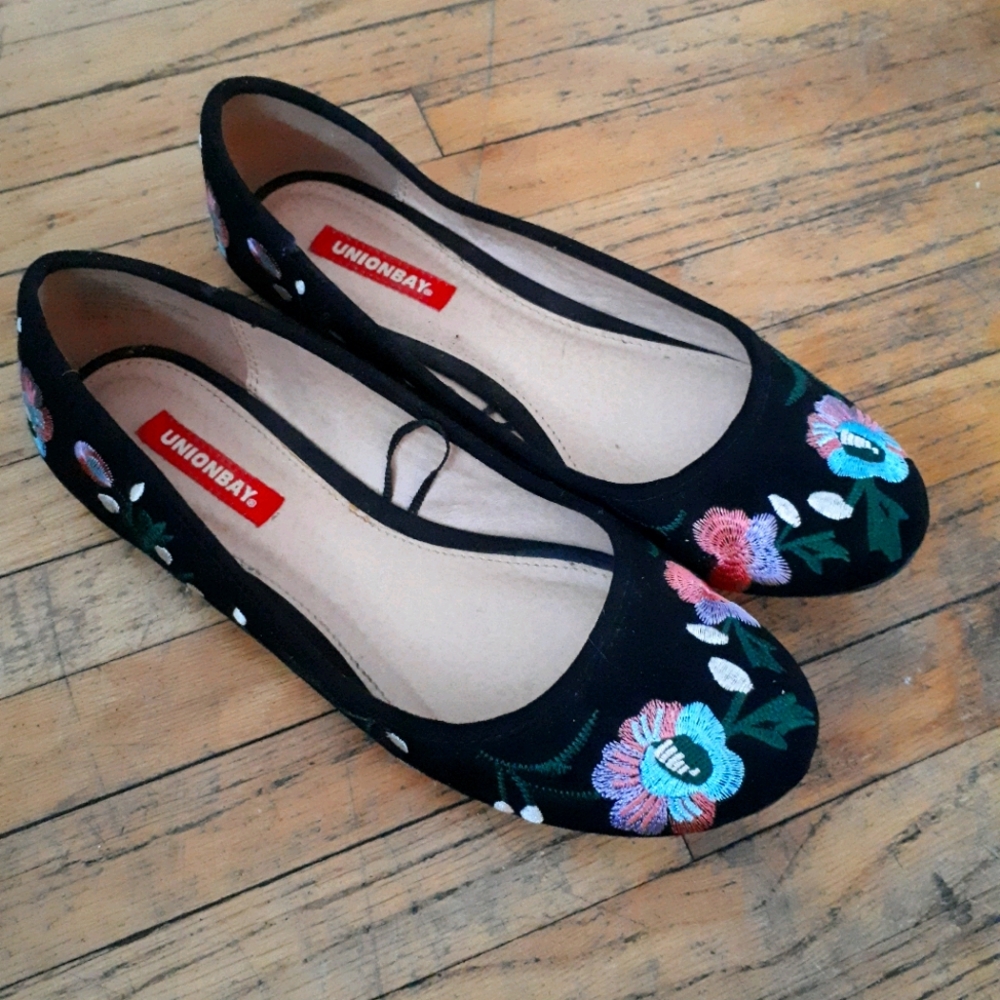 Unionbay Embroidered Ballet Flats 8